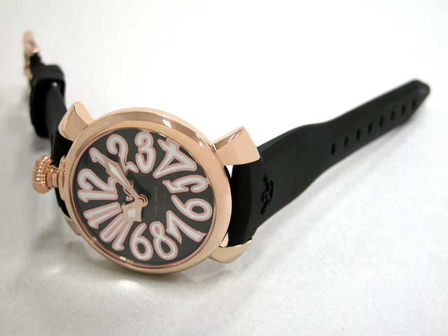 ガガミラノ マニュアーレ 40mm クォーツ 5021.3 ブラックラバー