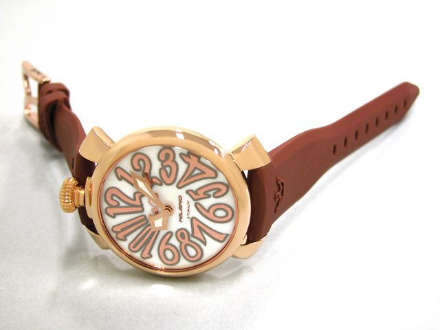 ガガミラノ マニュアーレ 40mm クォーツ 5021.2 ブラウンラバー