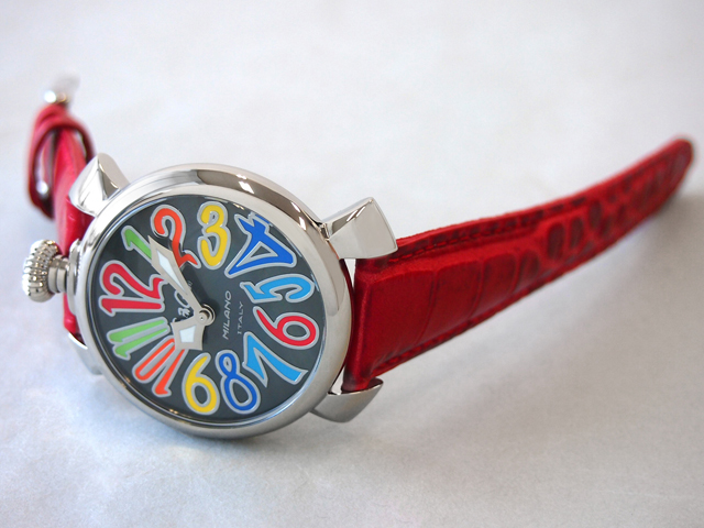 ガガミラノ マニュアーレ　40mm　クォーツ 5020.2 レッド革