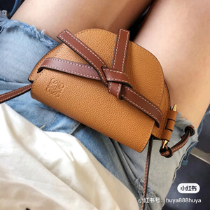 2025新作限定★ロエベ ショルダーバッグ ​スーパーコピー★Gate mini bag ショルダーバッグ＊キャラメル