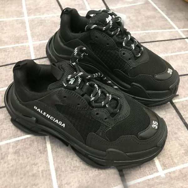 バレンシアガ トリプルs 偽物☆2025新作 バレンシアガスーパーコピー Triple S Sneakers 483547 W06E1 1000 ☆