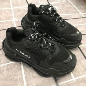 バレンシアガ トリプルs 偽物☆2025新作 バレンシアガスーパーコピー Triple S Sneakers 483547 W06E1 1000 ☆