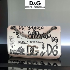 ドルチェ&amp;ガッバーナ 偽物 ドルガバ 3.5 クロスボディバッグ DGメタルロゴBB7127AD455HWSAN
