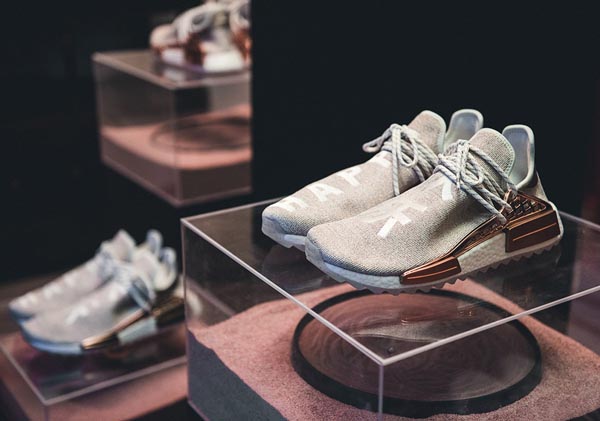 アディダススーパーコピー【Adidas】中国限定 激レア HU NMD China Happy Pack "Gold" F&F