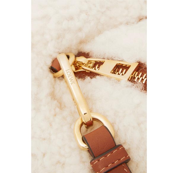 Bunny Mini shearling shoulder bag ロエベコピー☆バニーシャーリング ミニ ショルダー もこもこミニバッグ Bunny Mini shearling shoulder bag ロエベコピー☆バニーシャーリング ミニ ショルダー もこもこミニバッグ