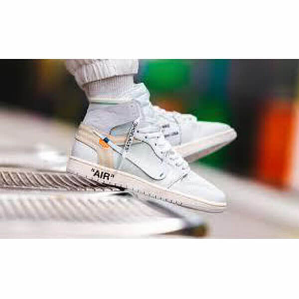 ナイキ オフ ホワイト スニーカー コピー OFF-WHITE ナイキ Air Jordan 1 Retro High OG “WHITE” SS 18
