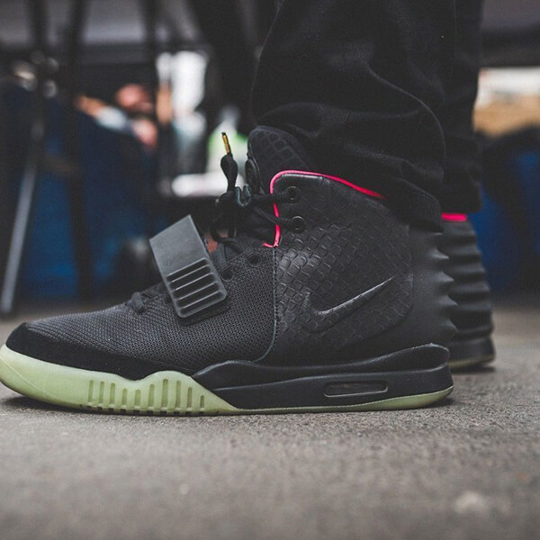 ナイキ エアイージー スニーカー コピー ナイキ Air Yeezy 2 Solar Red ナイキ エアイージー2 ソーラー 508214-006