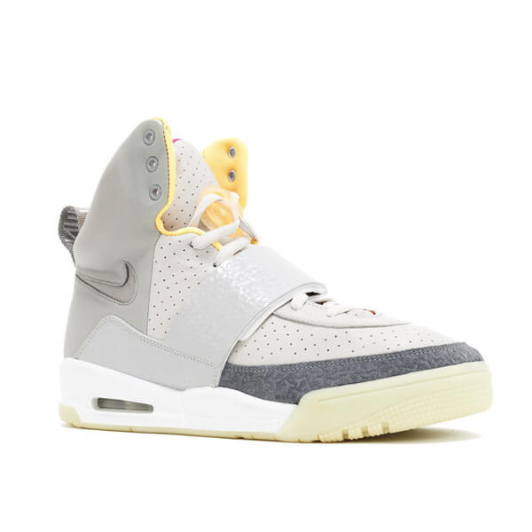 ナイキ スニーカー コピー エア イージー ゼン【ナイキ】入手困難!!激レア!! AIR YEEZY Zen Kanye West コラボ