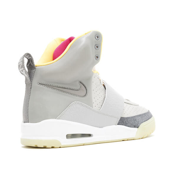 ナイキ スニーカー コピー エア イージー ゼン【ナイキ】入手困難!!激レア!! AIR YEEZY Zen Kanye West コラボ