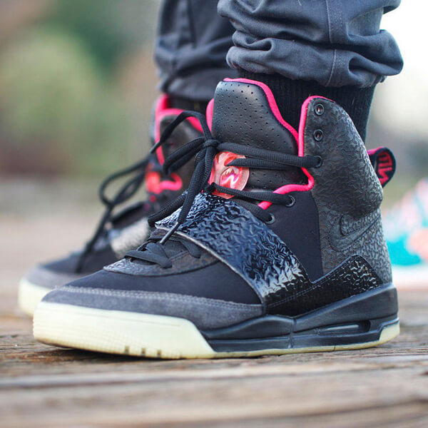 ナイキ スニーカー コピー 【入手困難E】[ ナイキ × Kanye West ] Air Yeezy 1 "Blink" SS 09