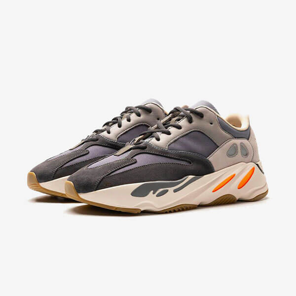 アディダス イージーブースト 偽物【アディダス】激レア ☆ 入手困難 超限定 Yeezy Wave Runner 700 OG FV9922