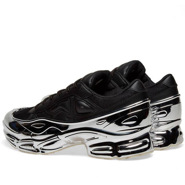 アディダス イージーブースト 偽物 完売必至♪アディダス×Raf Simons♪"RS OZWEEGO"♪
