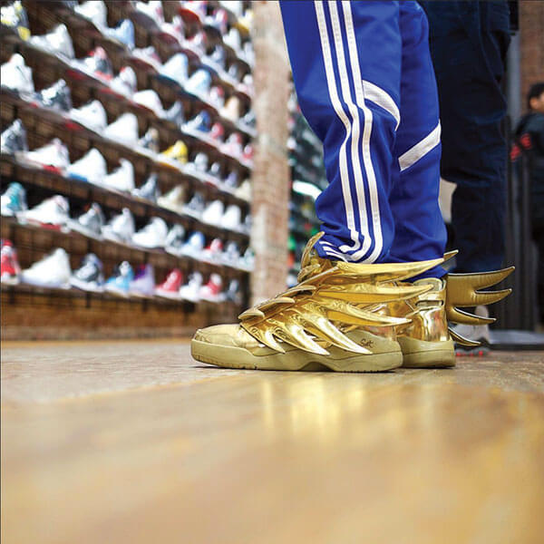アディダス イージーブースト 偽物 アディダス Jeremy Scott x Wings 3.0 'Solid Gold' B35651