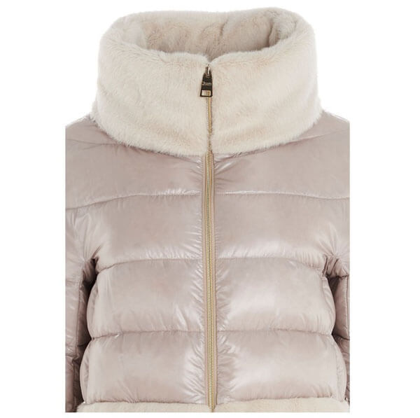 ヘルノ 偽物【早期完売!HERNO☆海外発】エコファー付き feather jacket PI1123D120171985 ヘルノ 偽物【早期完売!HERNO☆海外発】エコファー付き feather jacket PI1123D120171985