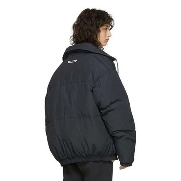 フィアオブゴッド 偽物 エッセンシャルズ 日本未入荷 激レア!FEAR OF GOD ESSENTIALS Puffer Jacket