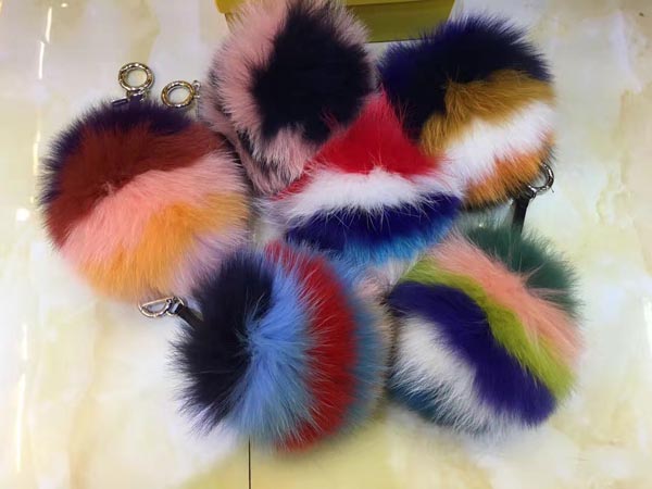 2017SS フェンディスーパーコピー 絶対欲しい*POMPOM CHARM*ポンポン バッグチャーム