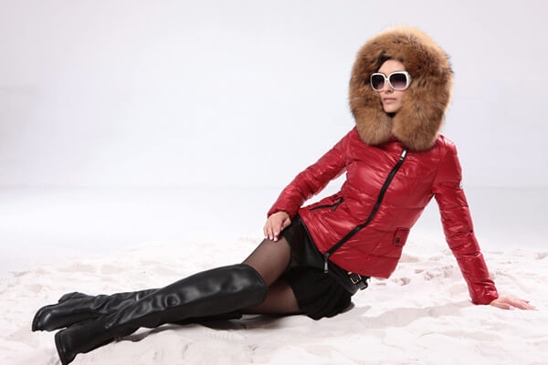安価な大人気2015新作!!MONCLER(モンクレールスーパーコピー)レディースダウンジャケット8805
