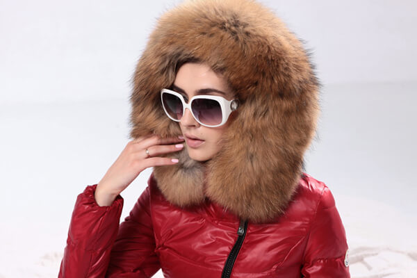 安価な大人気2015新作!!MONCLER(モンクレールスーパーコピー)レディースダウンジャケット8805