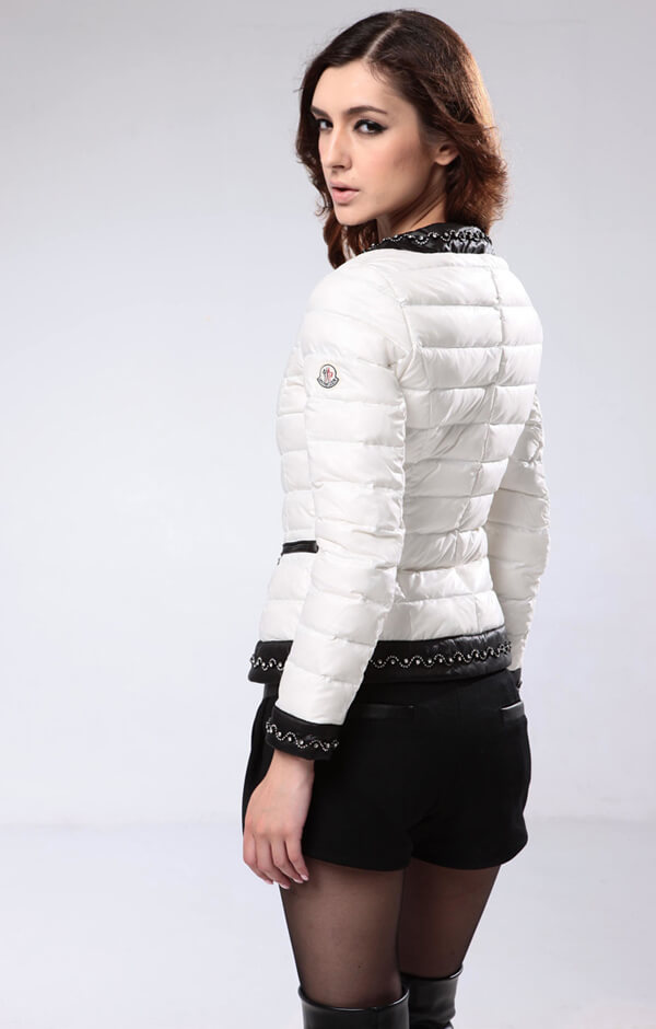 業界最高品質な2014-2015新作!!MONCLER(モンクレールスーパーコピー)軽量で保温レディースダウンジャケット8829