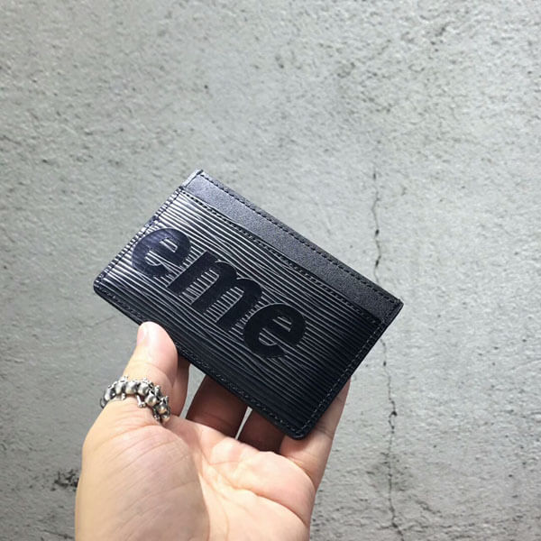 ルイヴィトン 財布 エピ×シュプリームコピー M67753 ポルト カルト・サーンプル シュプリームコラボカードケース ブラック